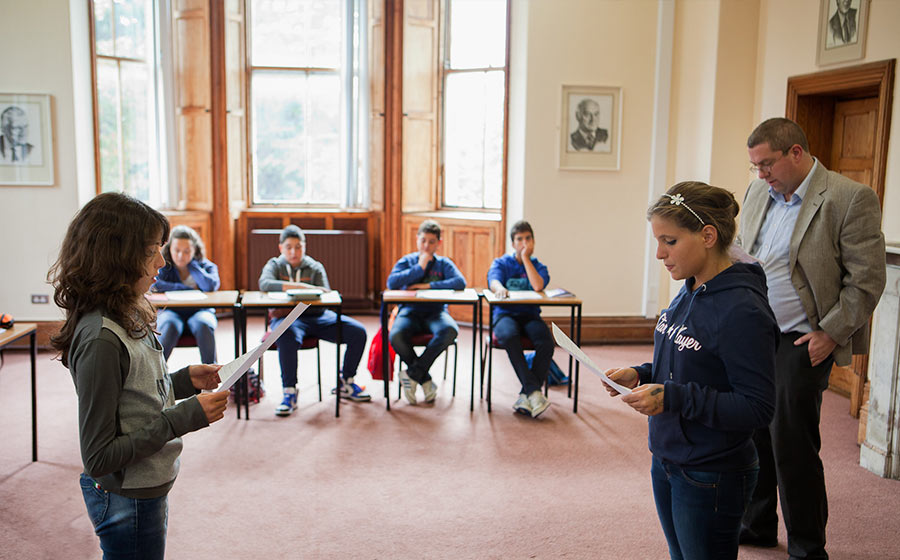 Colonias con clases de inglés para jóvenes en Irlanda